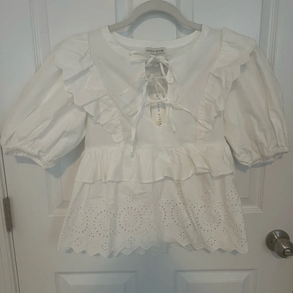 Moon river - White Eyelet Top - Picture 3 of 3